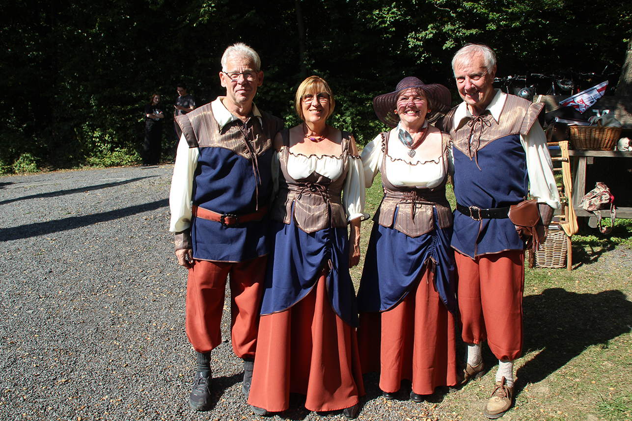 %_tempFileName09_21_Mittelalterfest_60%