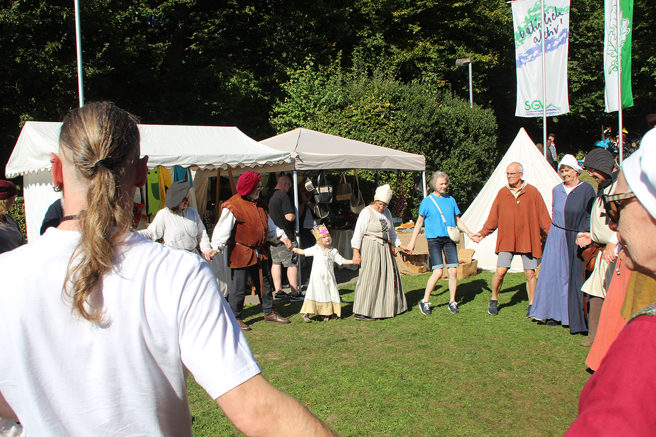 %_tempFileName09_21_Mittelalterfest_70%