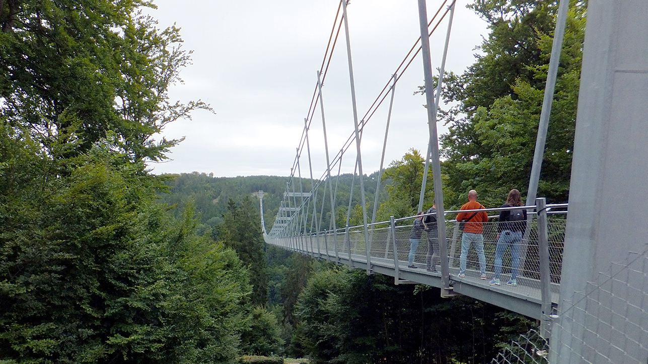 %_tempFileName08-17-Skywalk_03%