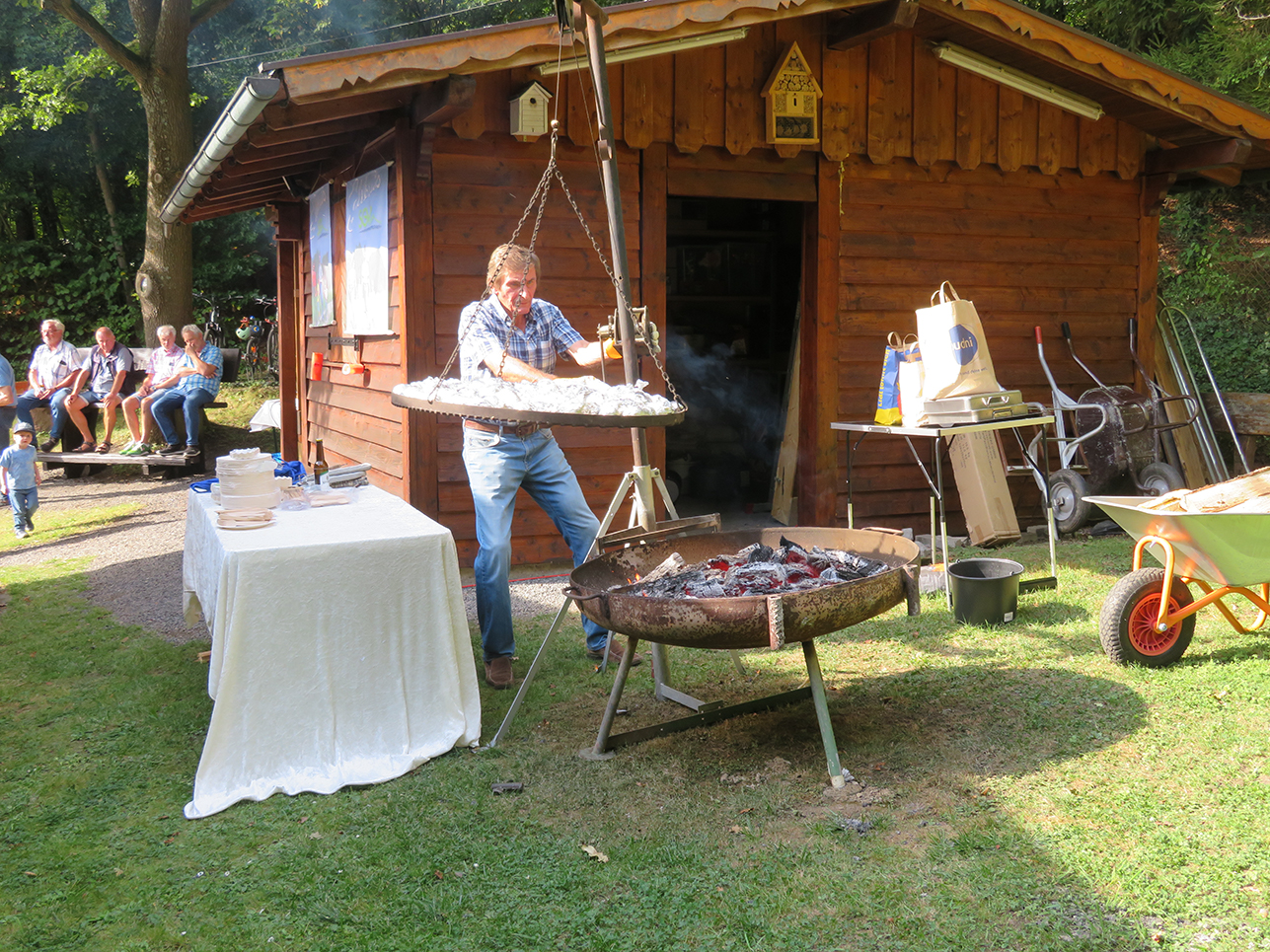 %_tempFileName09-06-Kartoffelfeuer_16%