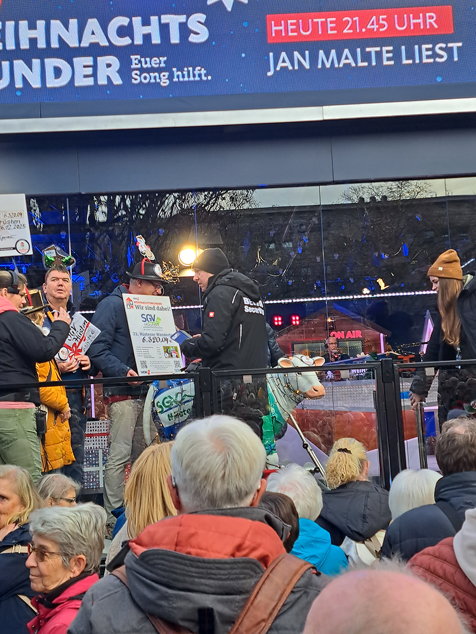 %_tempFileName12-16-Weihnachtswunder_21%